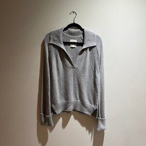 Abercrombie & Fitch Notch/V-Neck Knit Sweater
